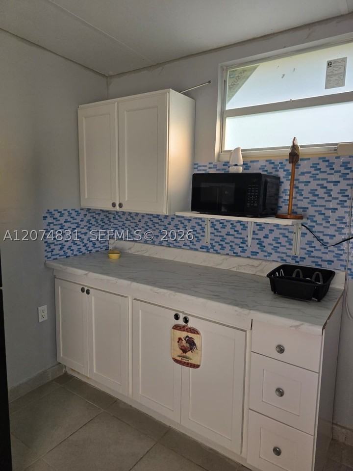 2909 20th St W #A - Photo 6 of 11