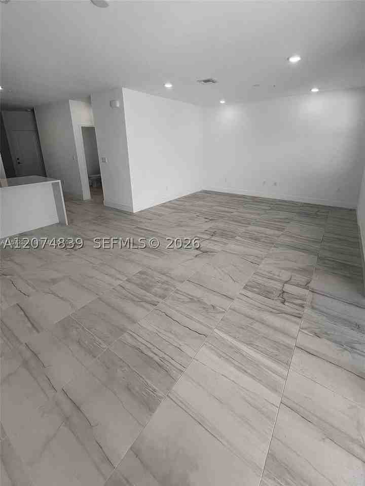 17025 Sw 1st St - Photo 4 of 14