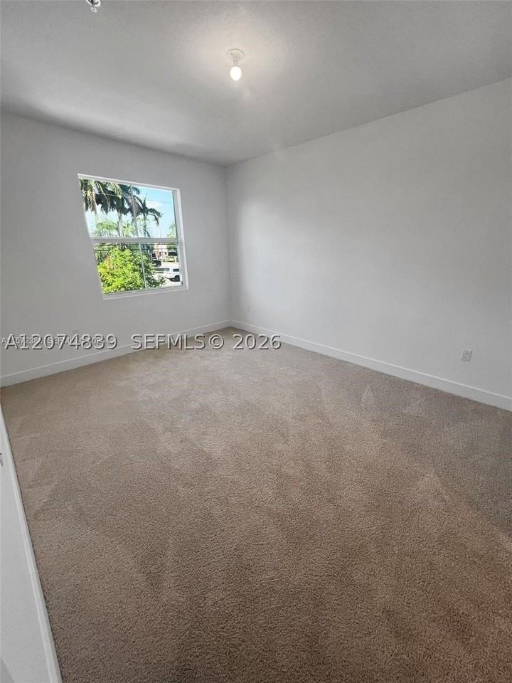 17025 Sw 1st St - Photo 6 of 14