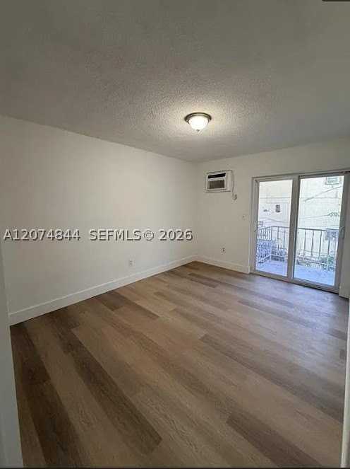 1380 Sw 2nd St #7 - Photo 6 of 10