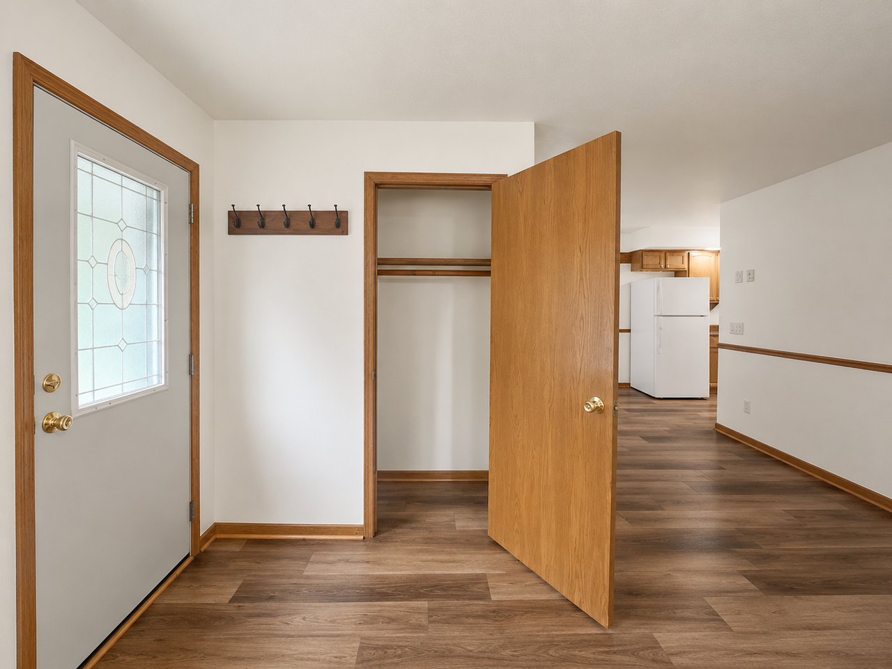 625 Ellis Ave - Photo 3 of 22