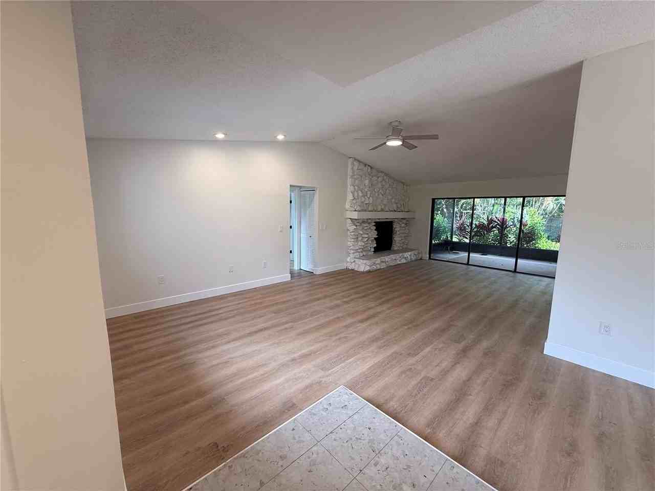 6468 Jarvis Rd - Photo 7 of 34