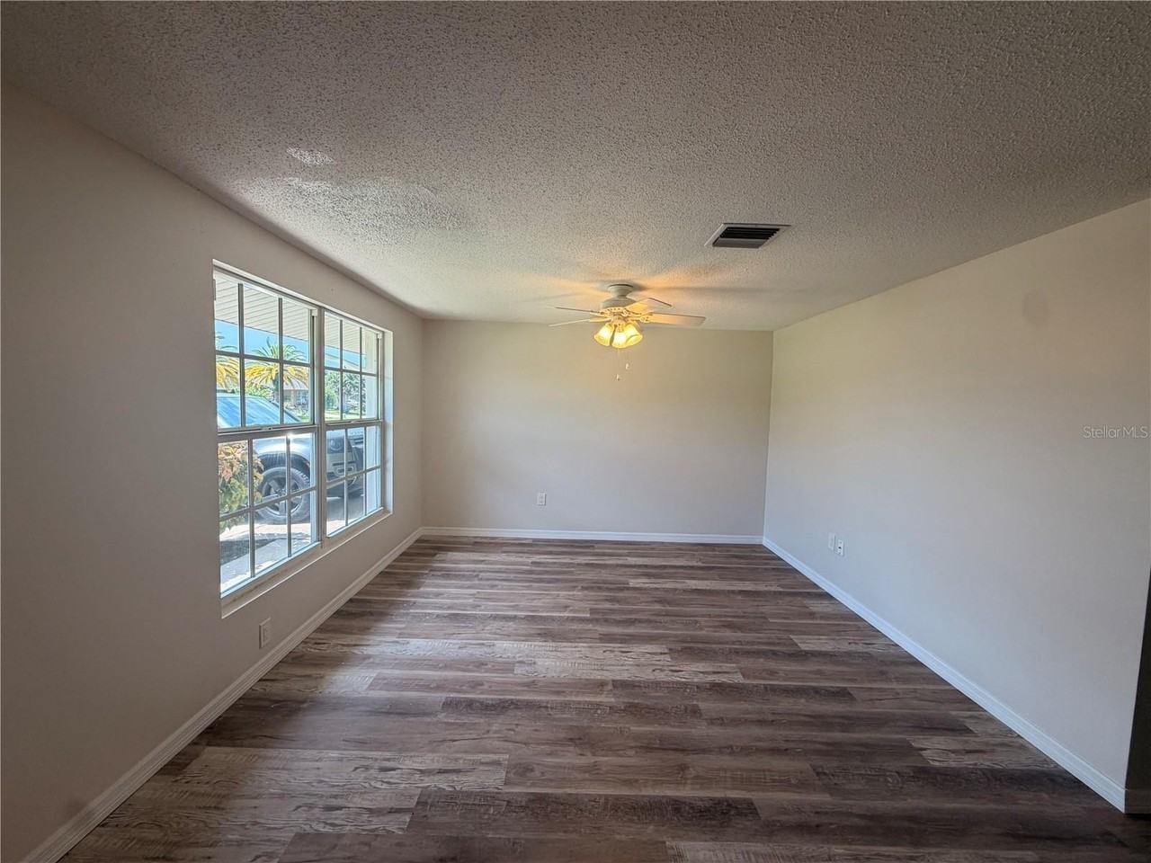 4694 Nele St - Photo 3 of 23