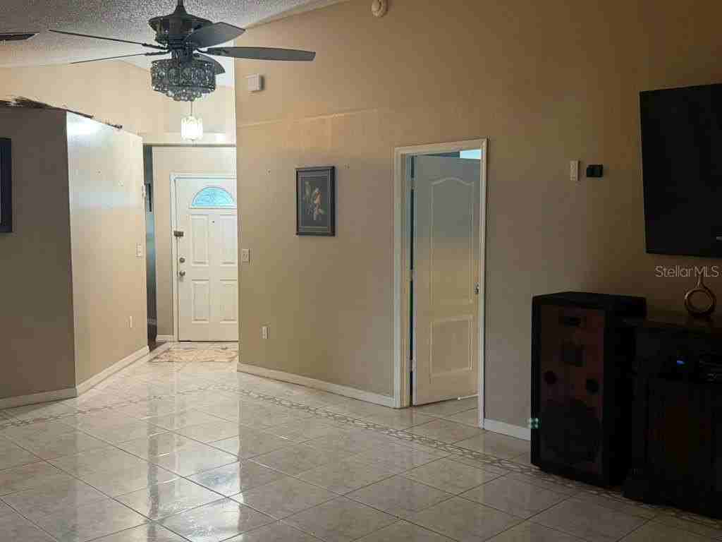 1013 Mayfair Pl - Photo 4 of 13