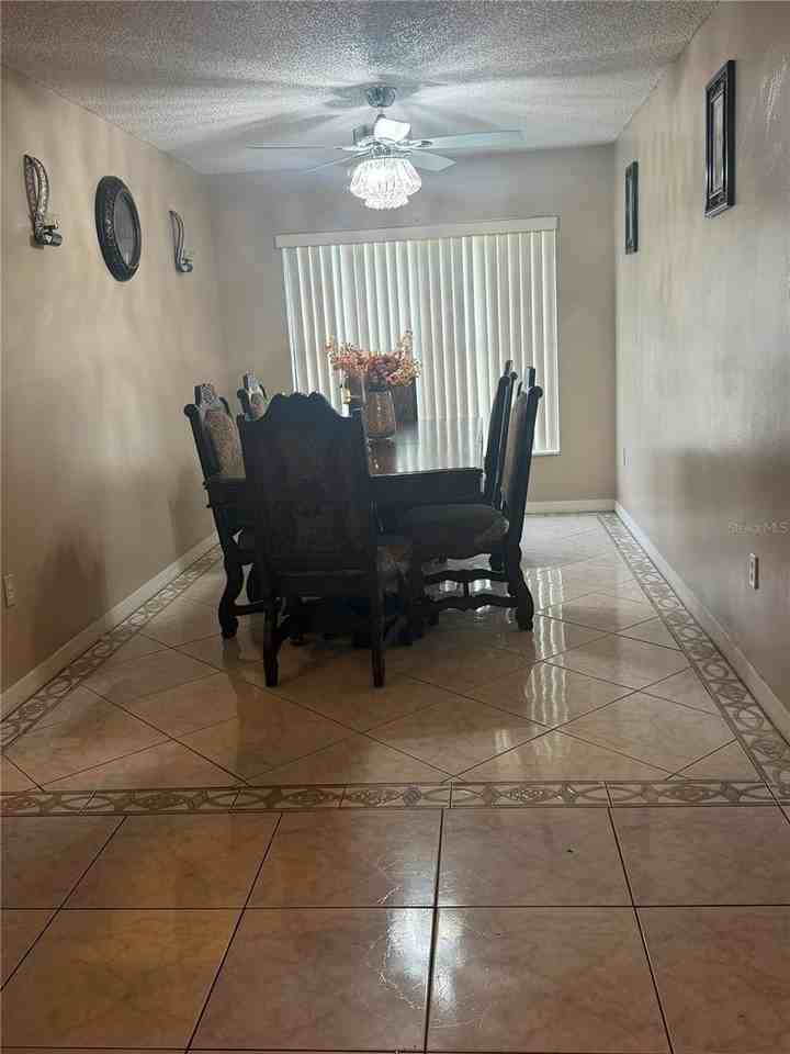 1013 Mayfair Pl - Photo 7 of 13