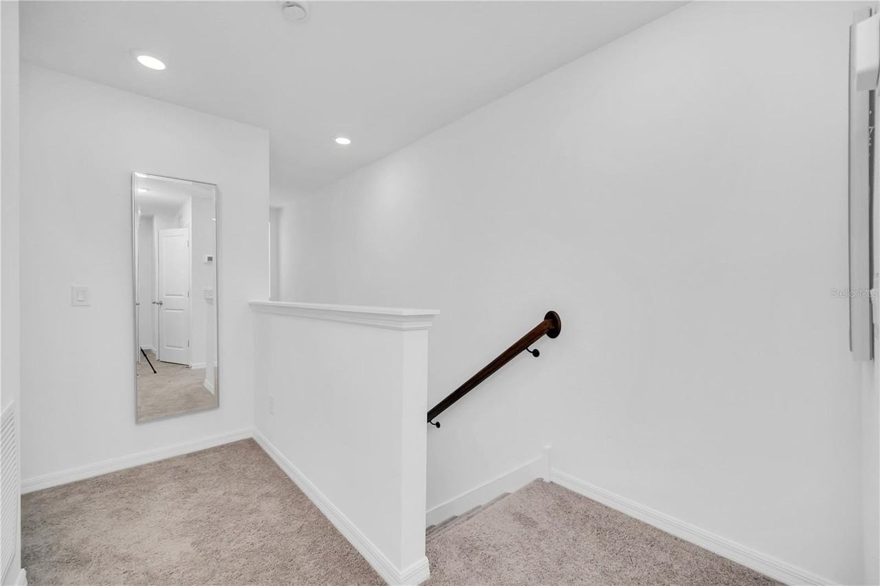 657 Longboat Dr - Photo 5 of 15
