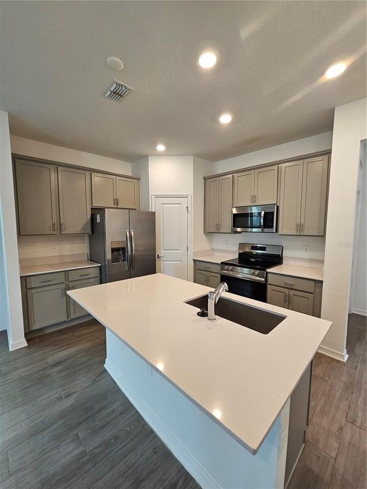 4123 Conjunction Way - Photo 3 of 30