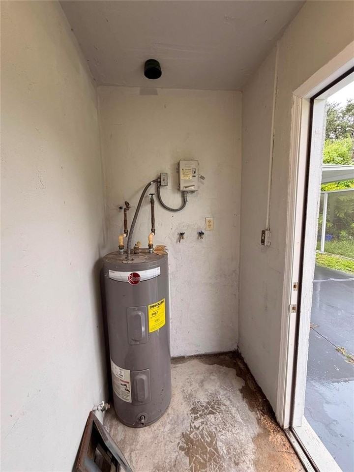 5009 Bullard St - Photo 4 of 14