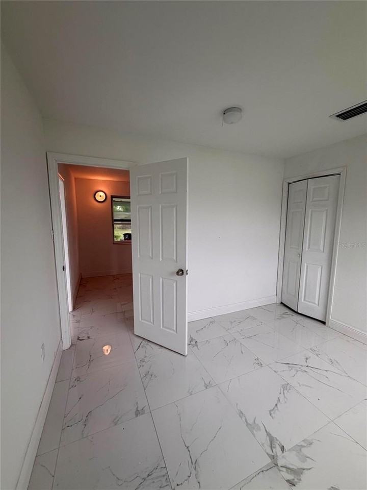5009 Bullard St - Photo 5 of 14