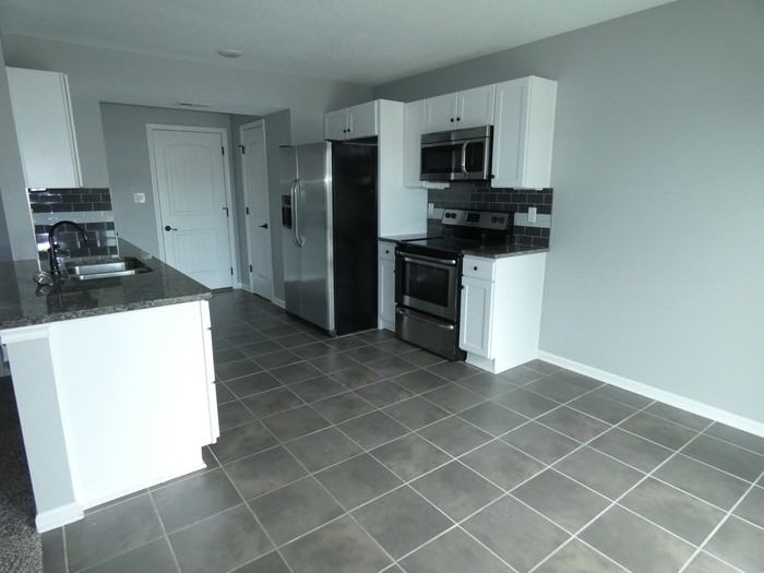 9517 N Baltimore Ave - Photo 5 of 18