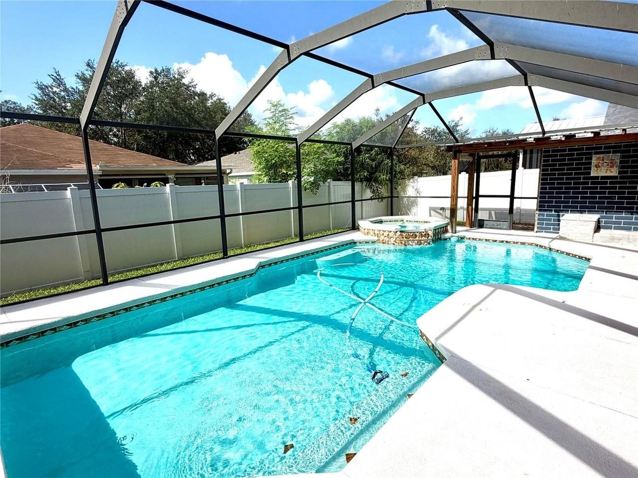 2617 Allwood Ave - Photo 4 of 19