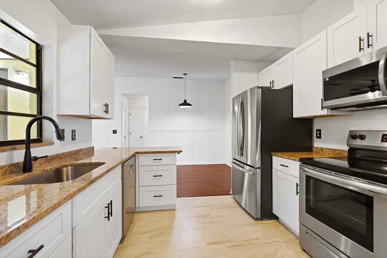 6346 Silver Oaks Dr - Photo 4 of 28