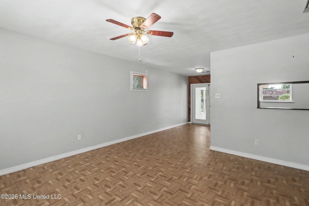 4625 Hilltop Dr - Photo 2 of 17