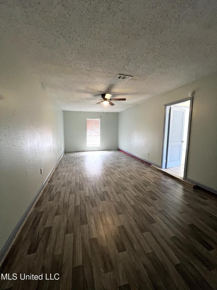 2711 E David Dr - Photo 7 of 14
