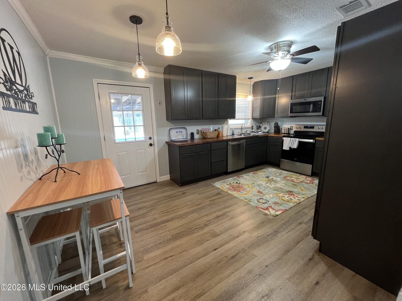 102 Francisco Ct - Photo 5 of 21