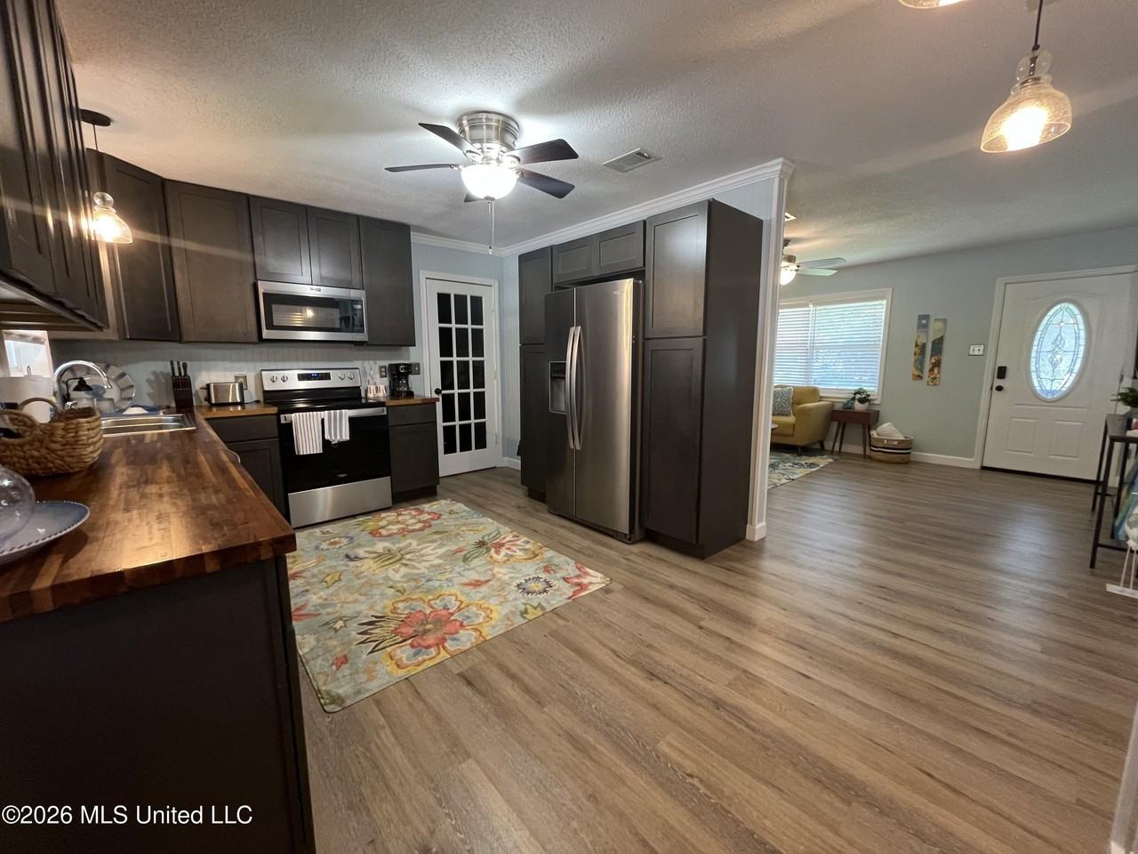 102 Francisco Ct - Photo 6 of 21