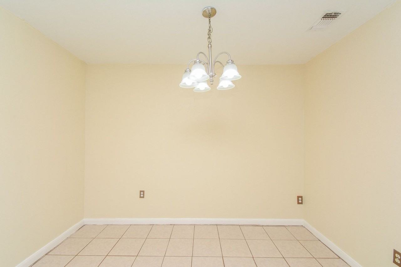 8607 Crystal Cove Cir - Photo 6 of 21