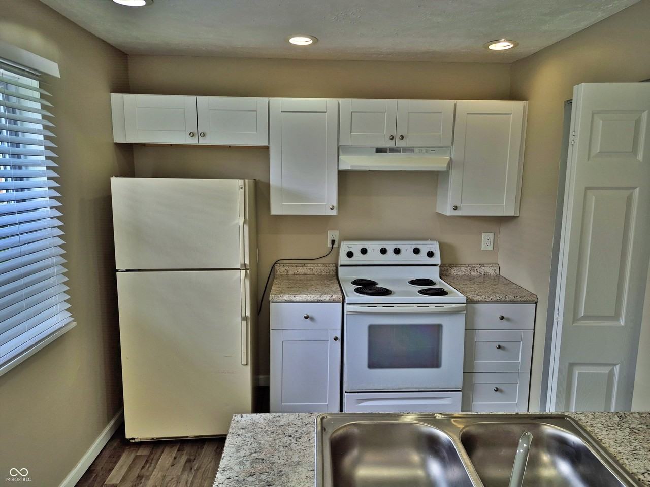 47 Port Sylvia Dr - Photo 6 of 13