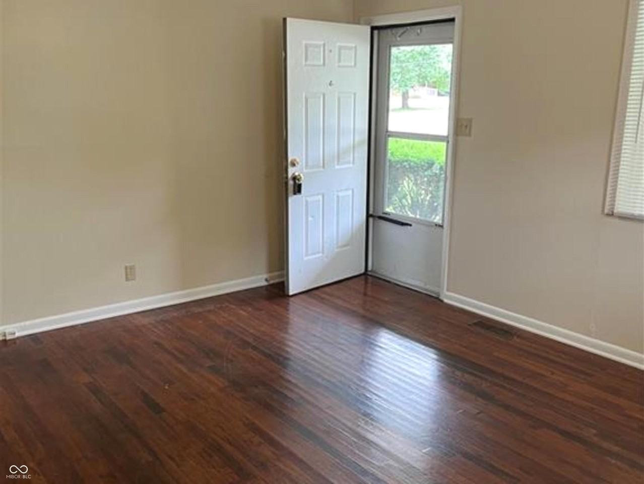 6205 E 12th St - Photo 3 of 14