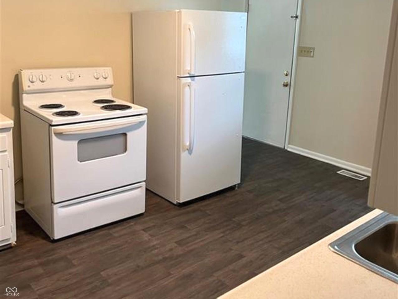 6205 E 12th St - Photo 5 of 14
