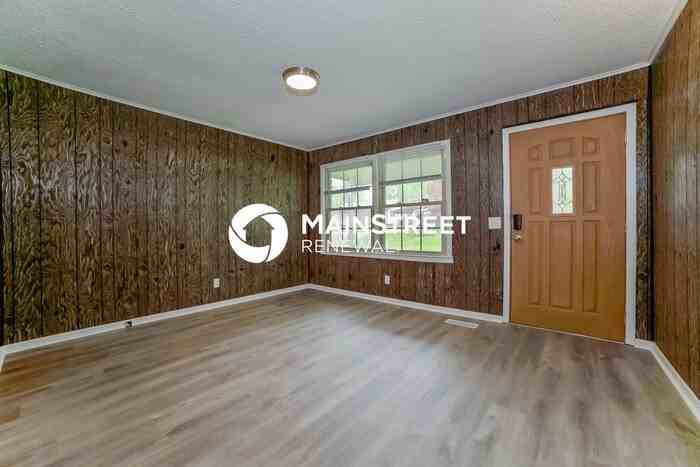 617 Front St - Photo 2 of 16