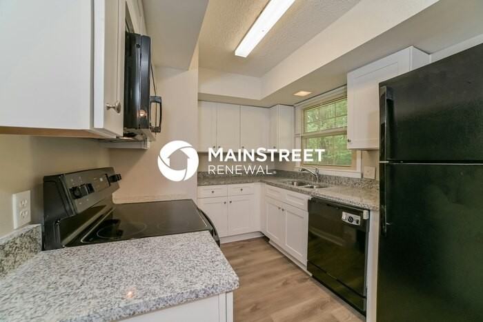 617 Front St - Photo 4 of 16