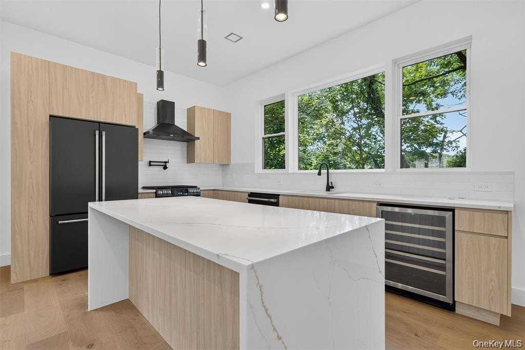 117 Orchard St - Photo 6 of 45