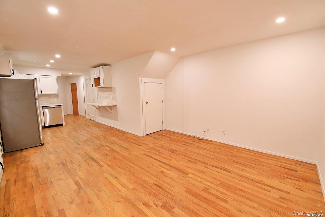 750 E Broadway #C2 - Photo 6 of 26