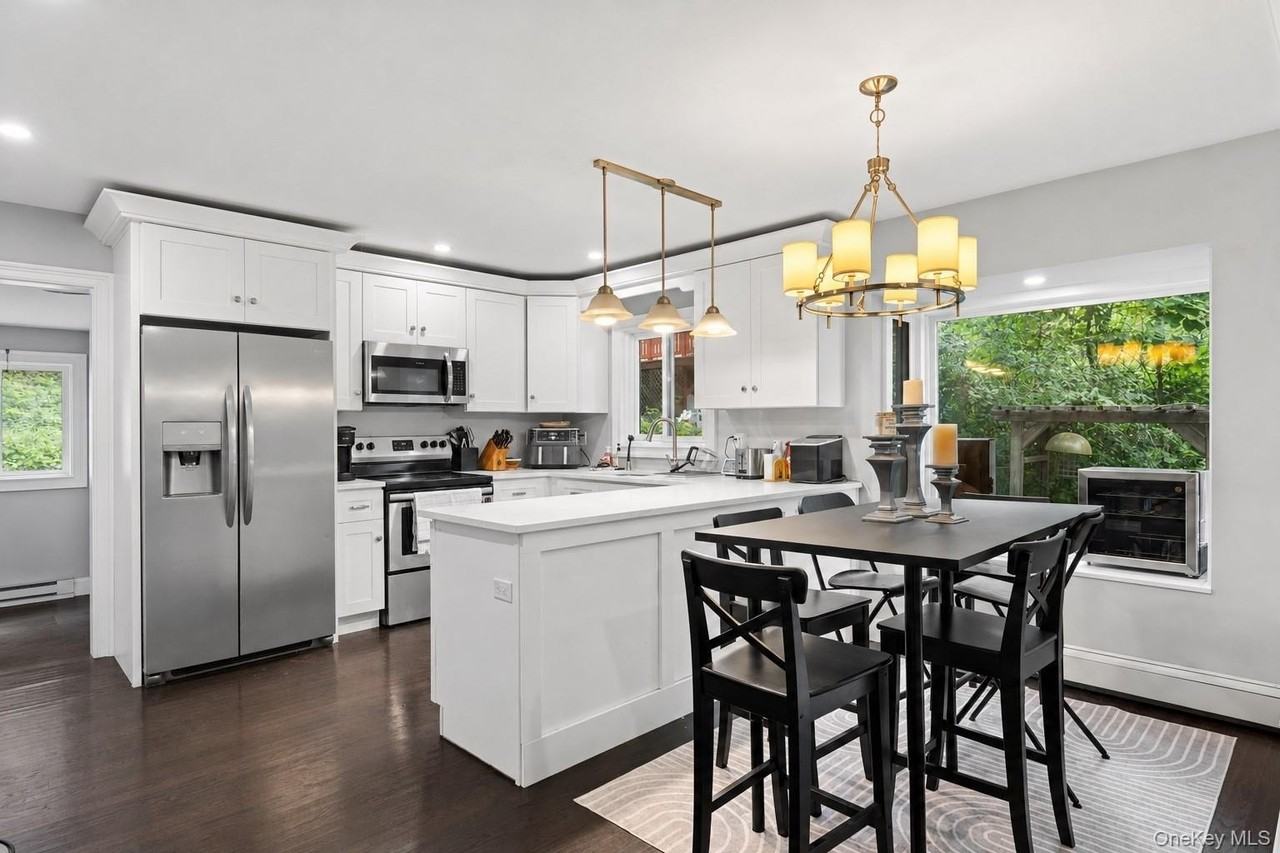 44 Chestnut Ave - Photo 4 of 28