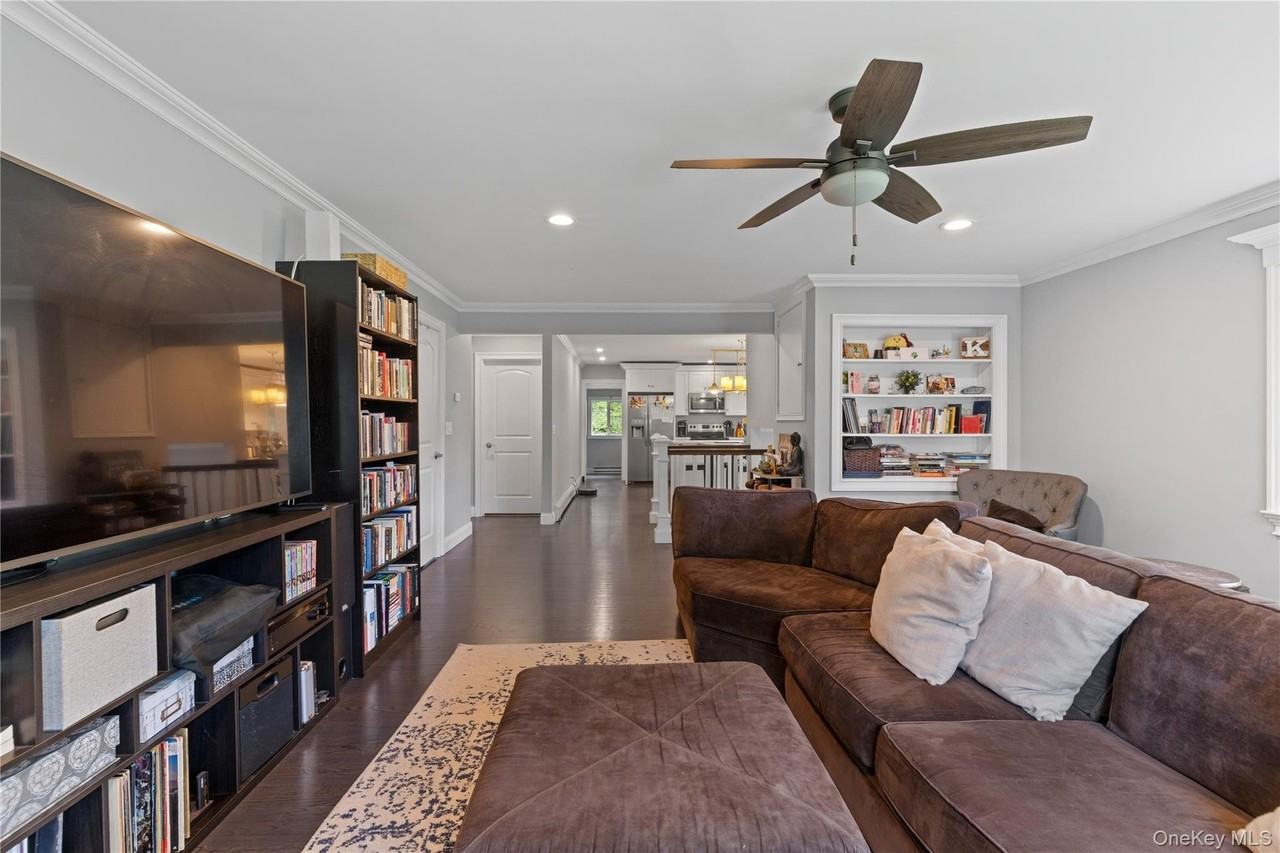 44 Chestnut Ave - Photo 6 of 28