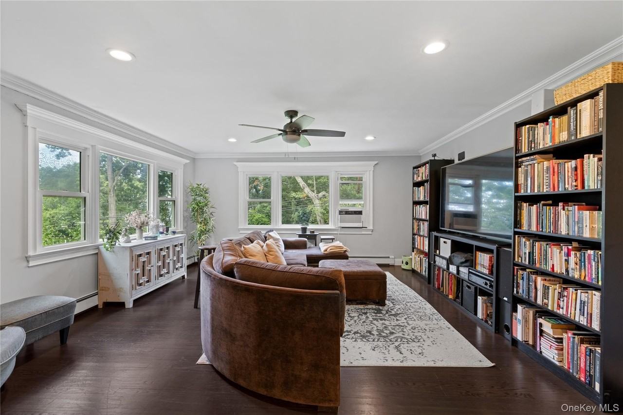 44 Chestnut Ave - Photo 7 of 28