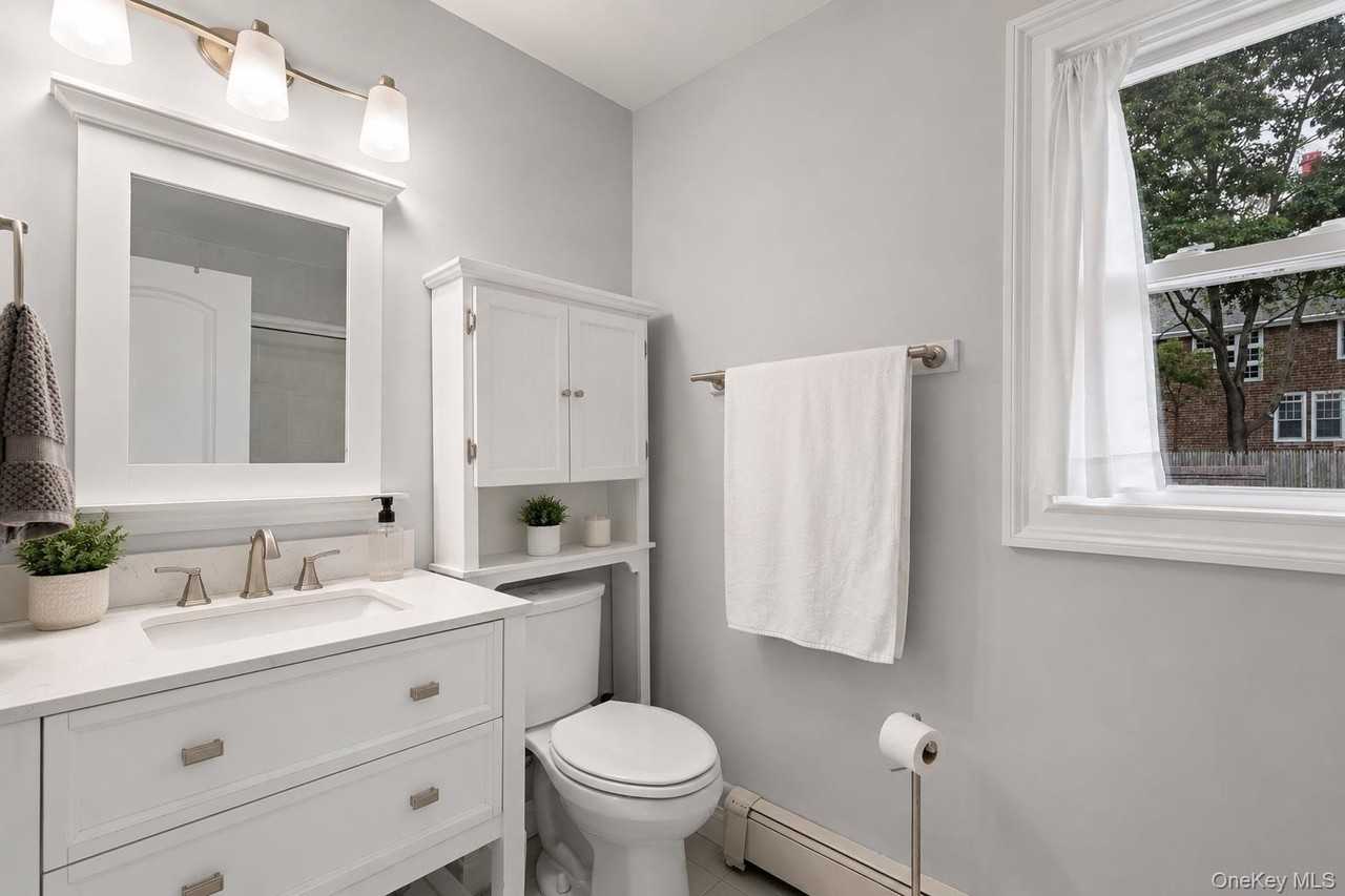 44 Chestnut Ave - Photo 7 of 27
