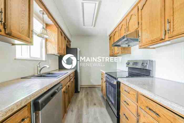 408 Se Jackson St - Photo 5 of 17