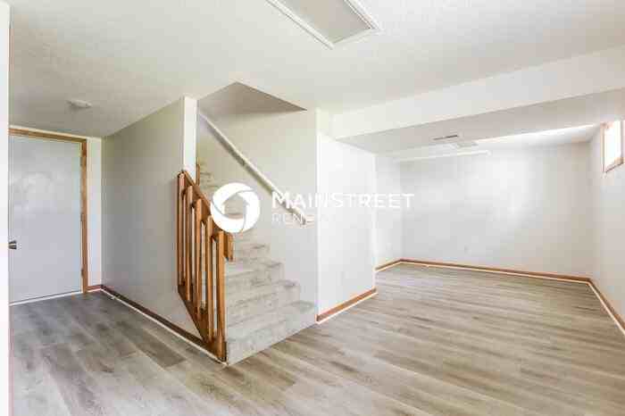 408 Se Jackson St - Photo 7 of 17