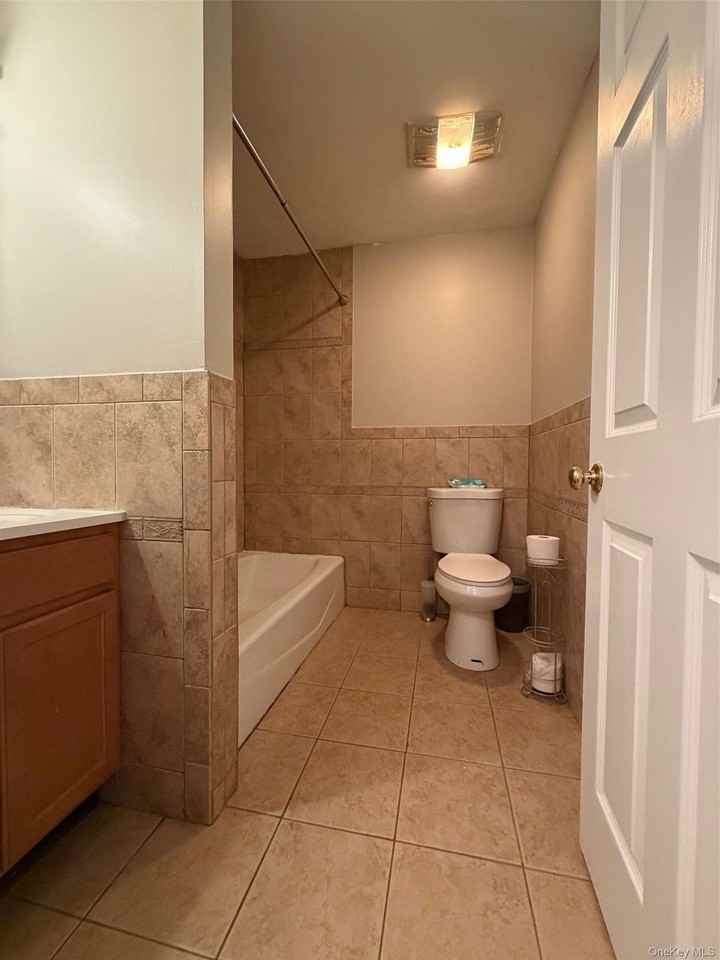 129 New St #4 - Photo 3 of 12
