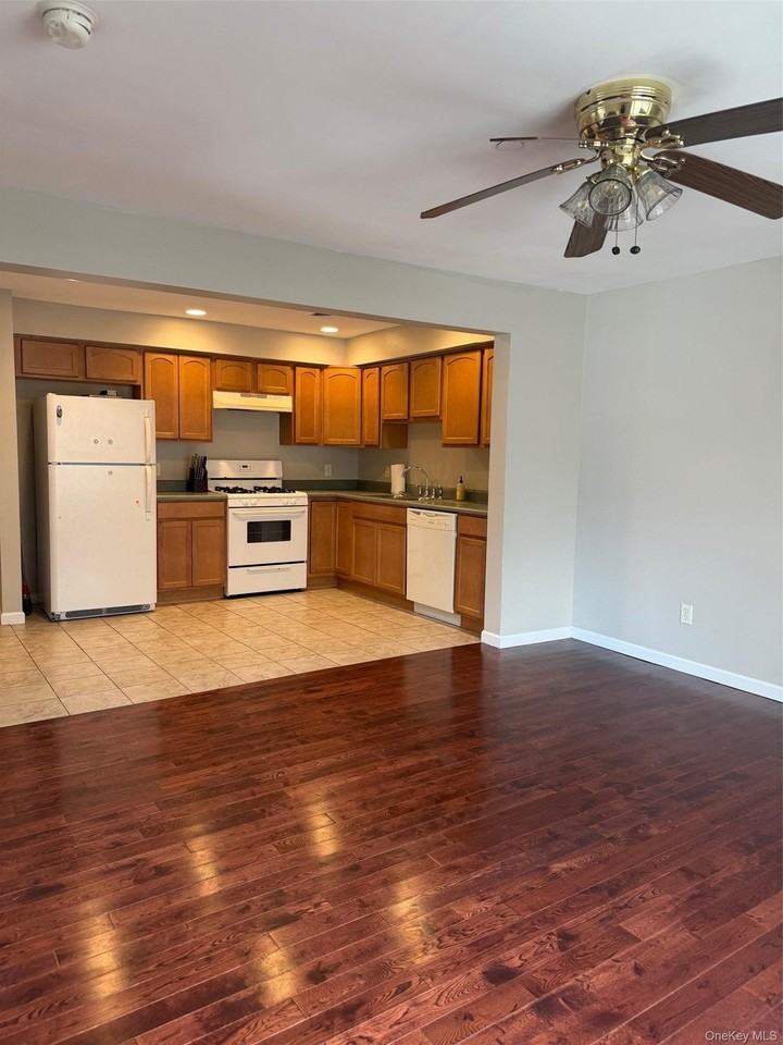 129 New St #4 - Photo 7 of 12
