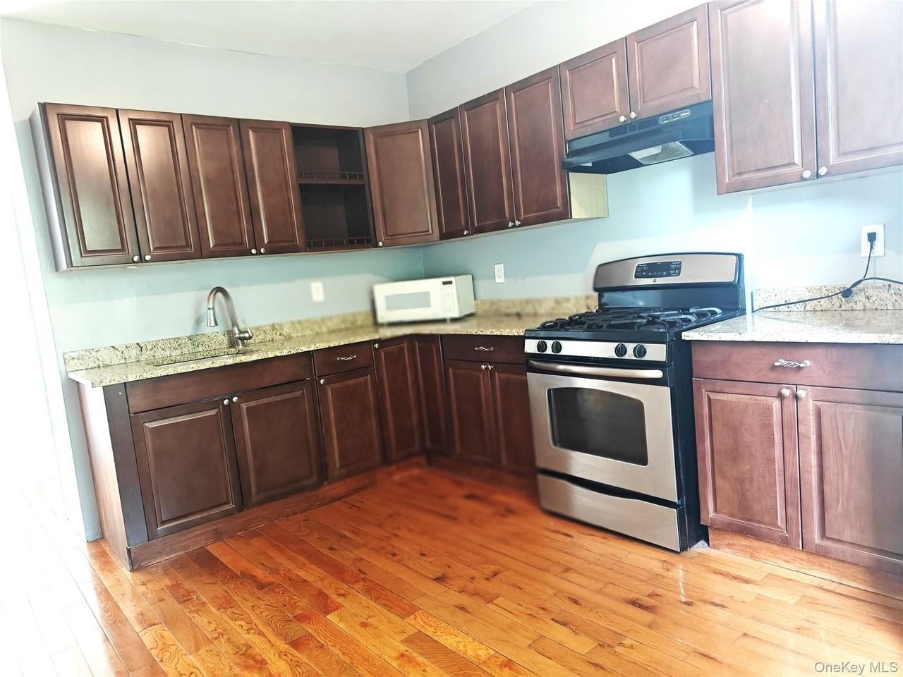 104 Winnikee Ave #3 - Photo 2 of 9