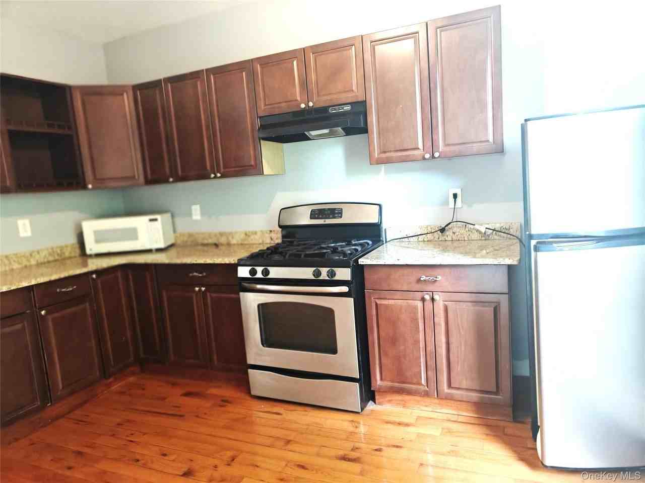 104 Winnikee Ave #3 - Photo 4 of 9