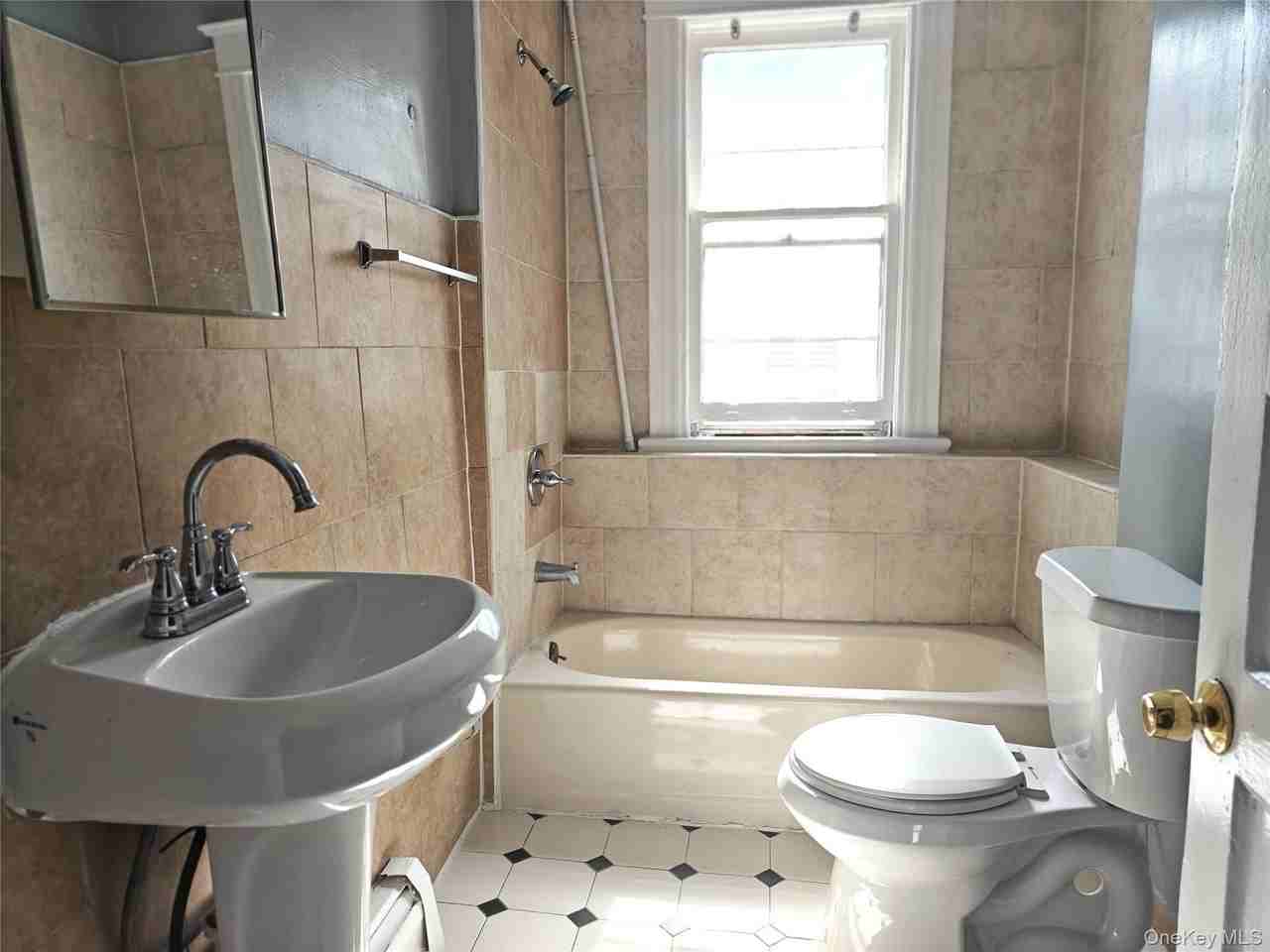 104 Winnikee Ave #3 - Photo 6 of 9
