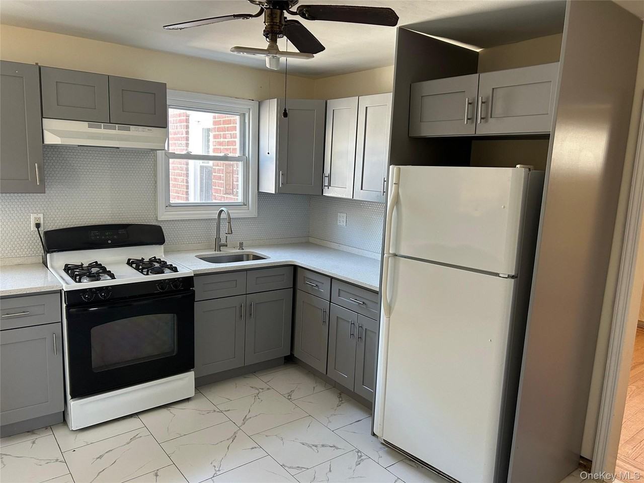 1086 Tulip Ave #1 - Photo 5 of 9