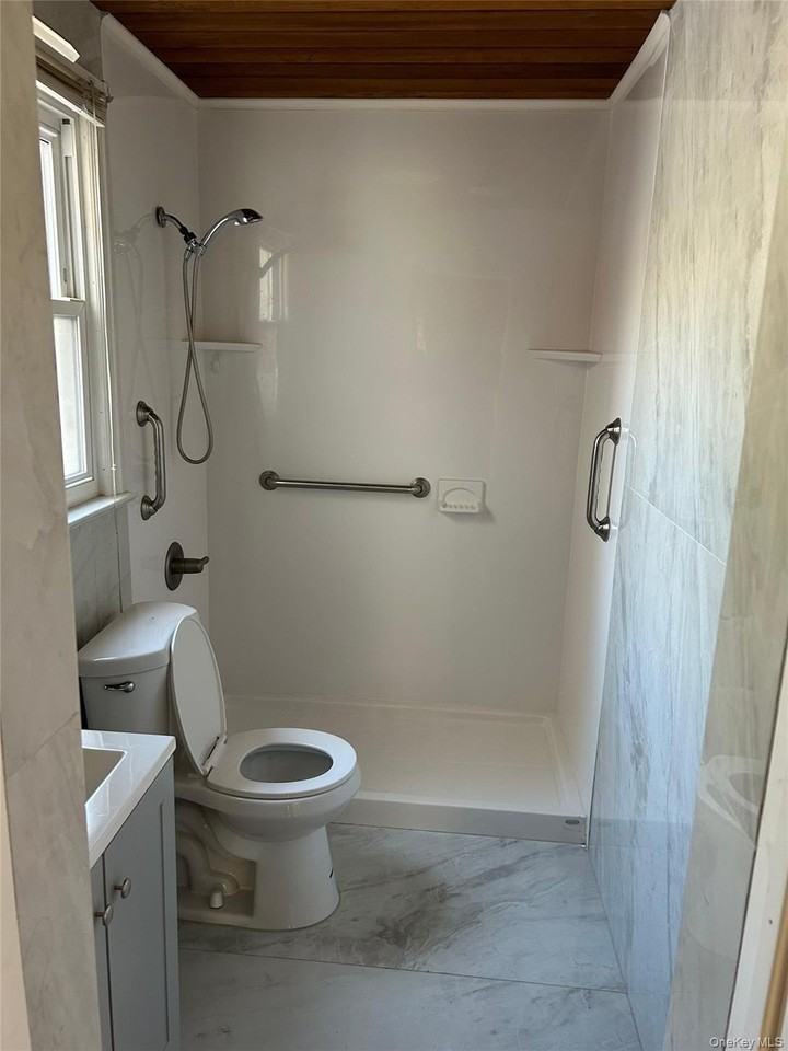 1086 Tulip Ave #1 - Photo 6 of 9