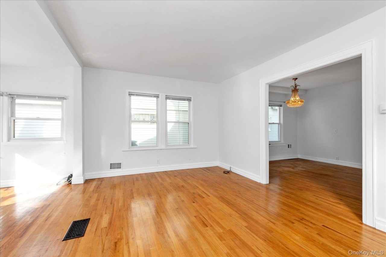 7015 Manse St - Photo 3 of 21