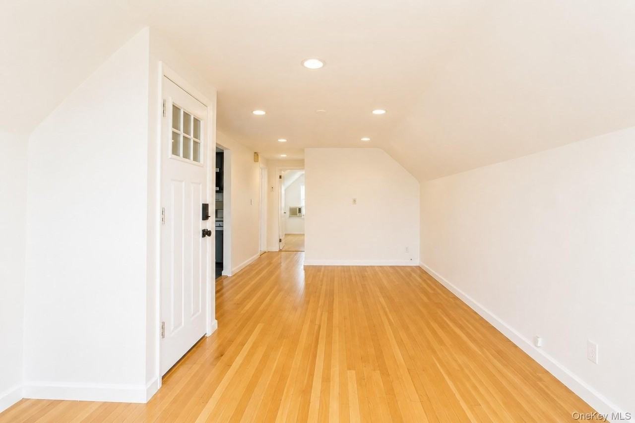 545 E Park Ave - Photo 3 of 29