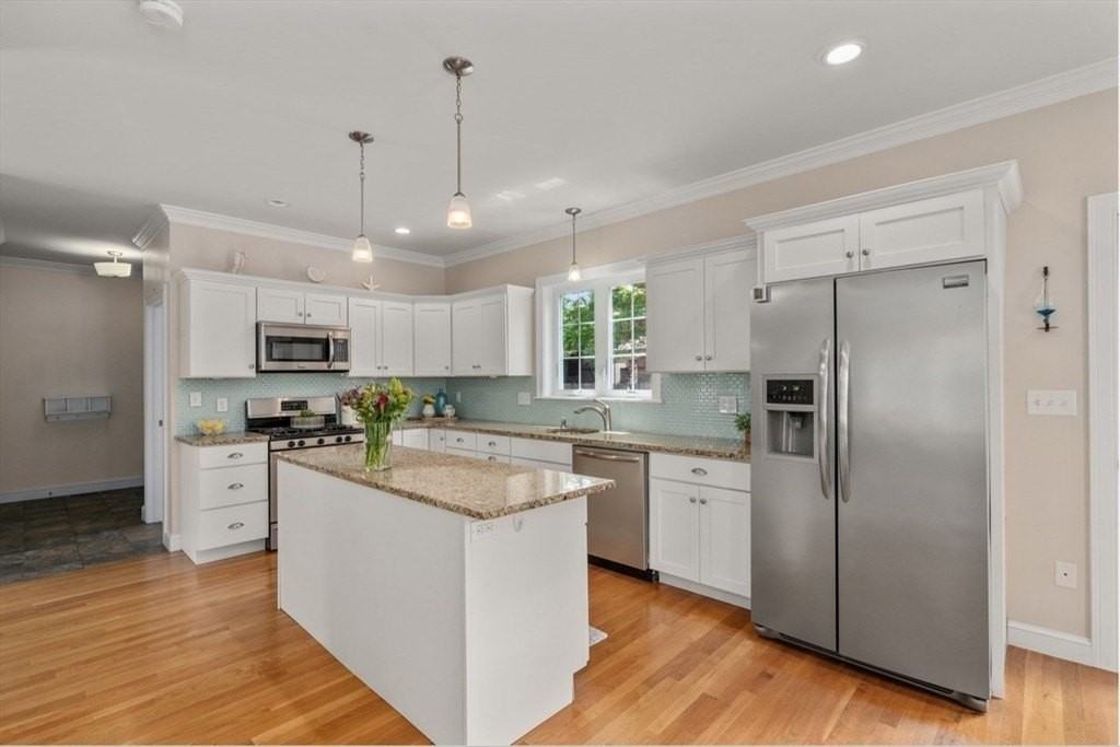 23 Basswood Ave - Photo 3 of 29