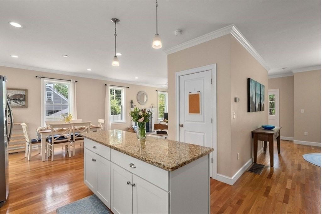 23 Basswood Ave - Photo 4 of 29