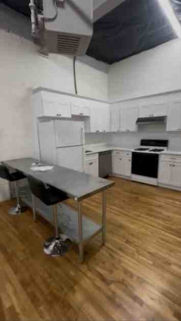 145 Pearl St #03 - Photo 7 of 14