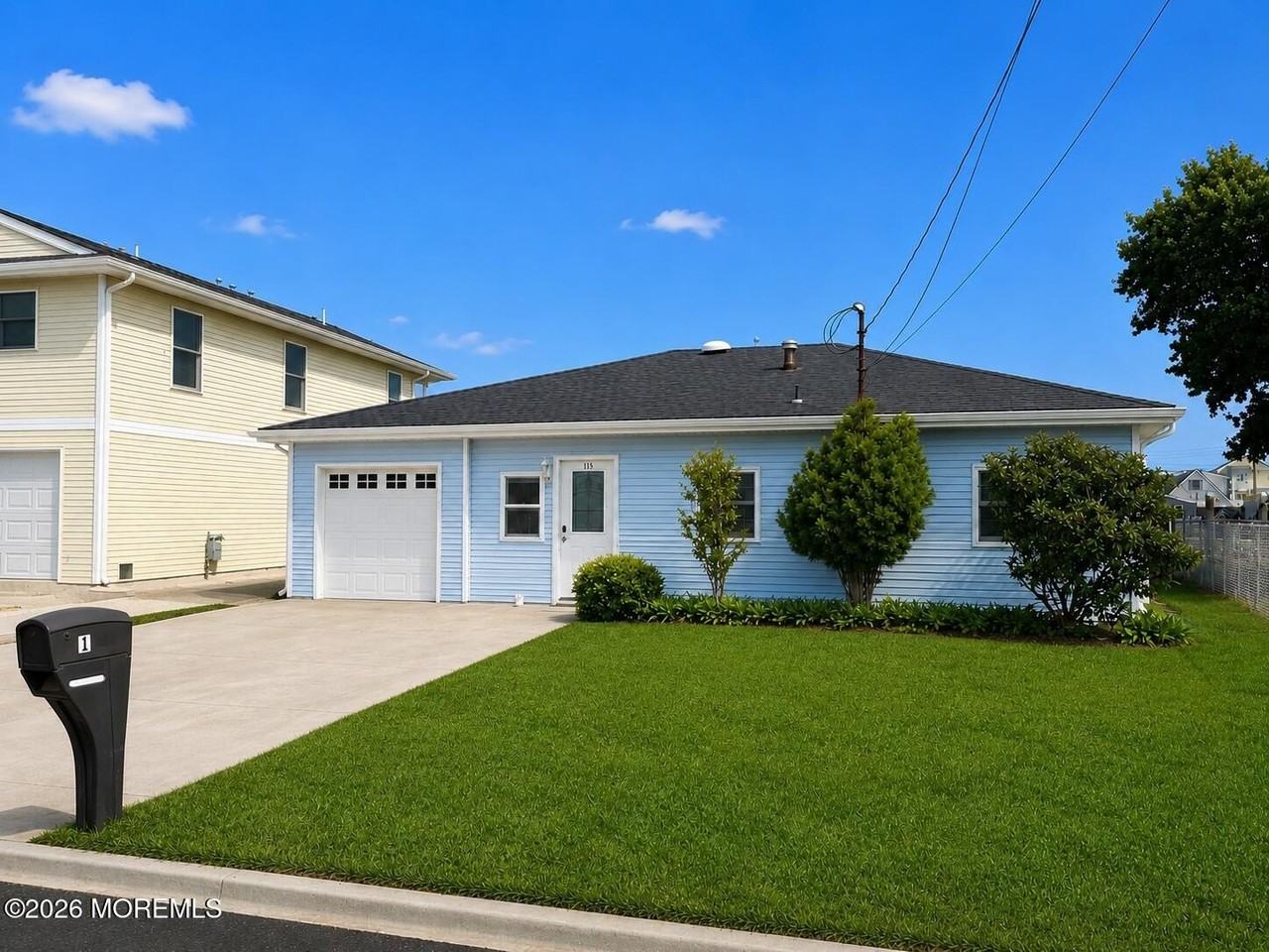 115 N Binnacle Drive - Photo 2 of 22