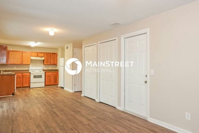 1137 Swan St - Photo 5 of 15