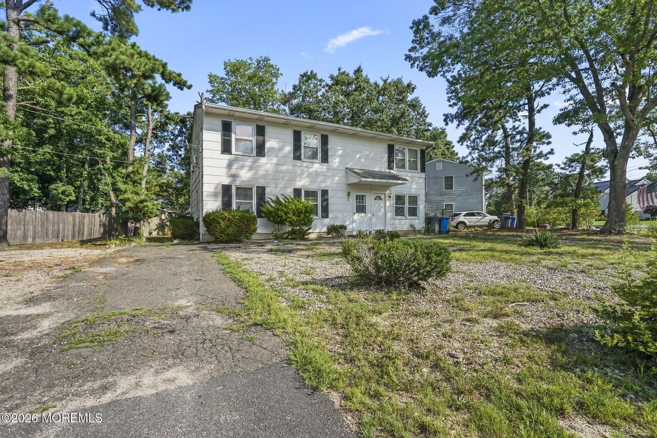 47 Atlantis Ave #A - Photo 2 of 19