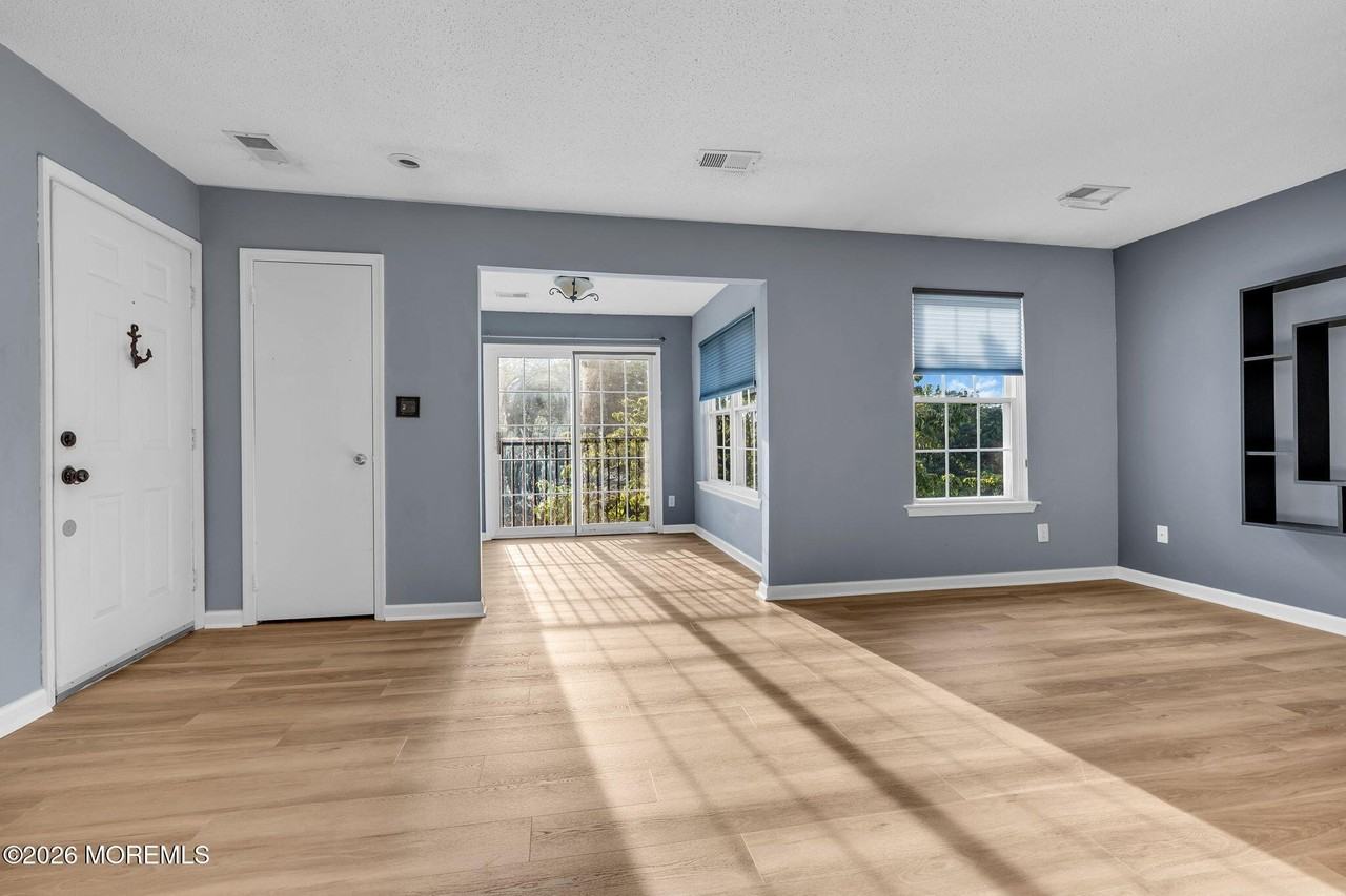 106 Frontier Way - Photo 3 of 30